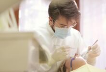 Procedimento de harmonização facial em consultório