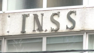 Tela de celular exibindo o aplicativo Meu INSS para serviços de aposentados e pensionistas