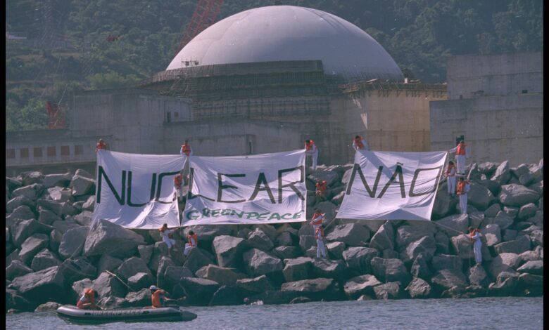 Navio do Greenpeace e protestos contra energia nuclear