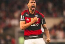 Flamengo vence o Corinthians e retoma liderança do Brasileirão