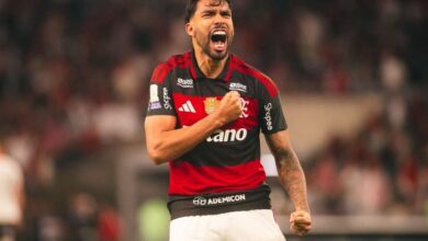 Flamengo vence o Corinthians e retoma liderança do Brasileirão
