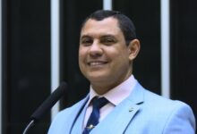 Coronel Ulysses é acusado de pedir voto durante culto em Rio Branco
