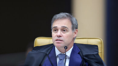 André Mendonça tenta barrar acesso de Zanin e Mendes ao celular de Vorcaro