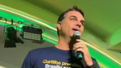 Flávio critica ministros do STF durante agenda no Ceará: