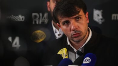 Plataformas digitais removem perfis de Renan Santos do ar