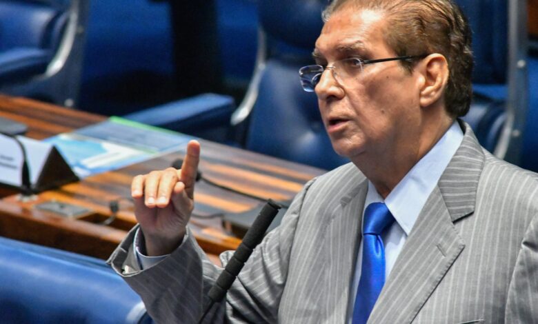 Jader Barbalho está entre os senadores que apoiaram o fim da escala 6x1
