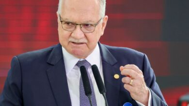 Fachin dá 5 dias para Mendonça e Gonet responderem acusação de Moraes