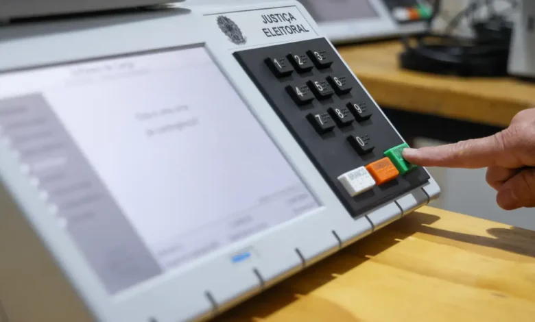 Justiça Eleitoral garante transporte e urnas adaptadas para PCD