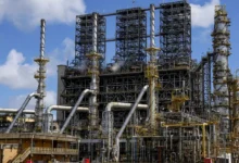 Plataforma de petróleo em alto-mar representando a exploração na Bacia da Foz do Amazonas