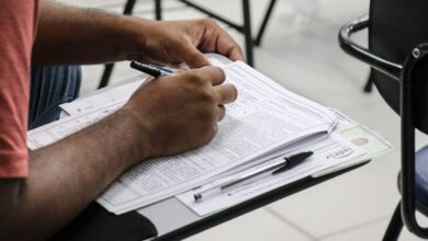 Candidatos realizando concurso público municipal em Abaetetuba