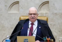 Fachin dá 72h para Mendonça se manifestar sobre pedido da AGU