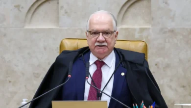 Fachin dá 72h para Mendonça se manifestar sobre pedido da AGU