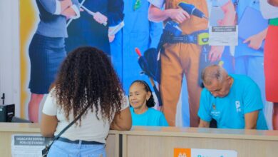 Trabalhadores no atendimento do Sine Manaus em busca de oportunidades