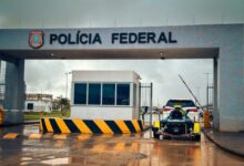 Viatura da Polícia Federal durante operação