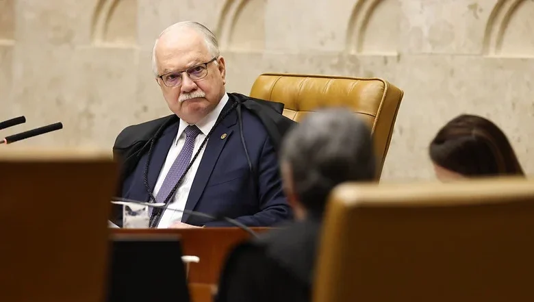 Fachin suspende decisão de Mendonça contra Andrei e leva crise com PF ao Plenário