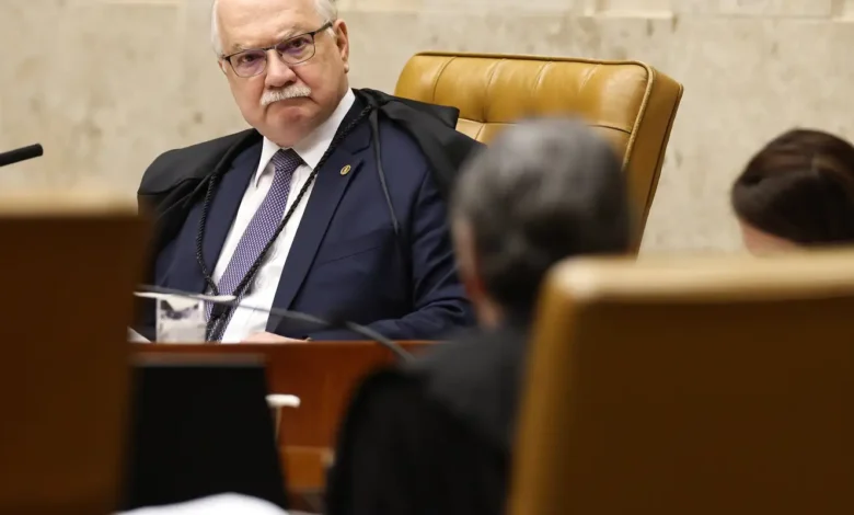 Fachin retira de pauta julgamento sobre atuação de Mendonça no caso Master