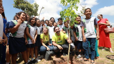 Prefeitura planta 300 mudas no Portal da Amazônia