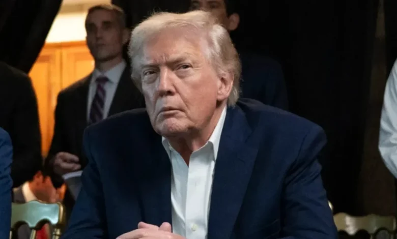 Bandeiras dos Estados Unidos e do Brasil
