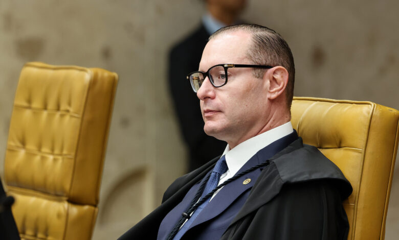 Ministro Cristiano Zanin em sessão do Supremo Tribunal Federal