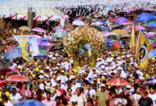 Fiéis participam da procissão do Círio de Nazaré em Macapá, 2026