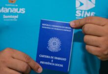 Posto de atendimento do Sine Manaus com candidatos em busca de oportunidades