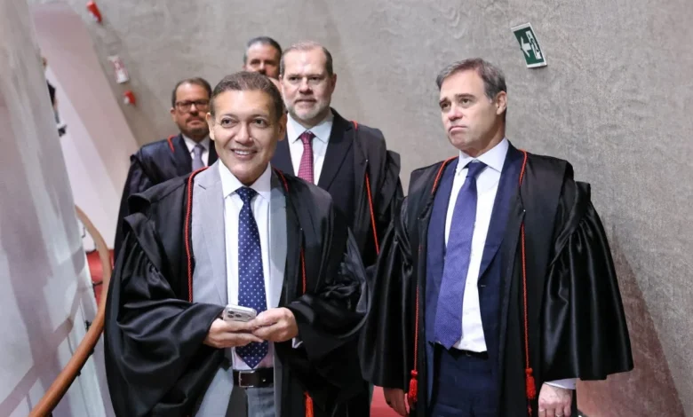 Foto Antonio Augusto/TSE mostrando ministros do TSE em sessão