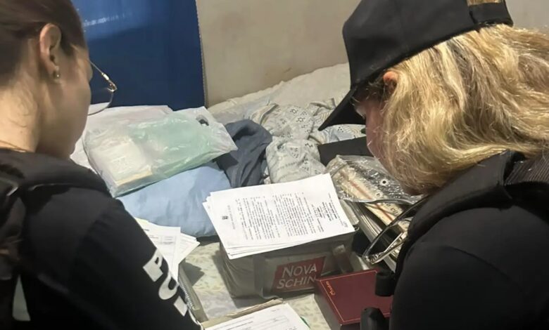 Agentes da Polícia Civil do Pará durante cumprimento de mandados em operação
