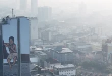 Fumaça de queimadas encobre a cidade de Manaus