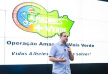 Fumaça encobre a cidade de Manaus durante período de queimadas