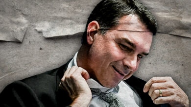 Flávio Bolsonaro defende policial acusado de matar menina de 5 anos em Niterói