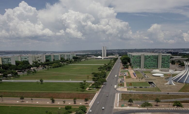 Servidores públicos federais em ambiente de trabalho