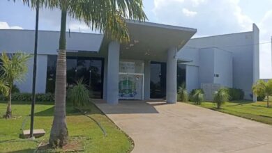 Justiça suspende verba indenizatória de R$ 9,4 mil a prefeito e secretários de Sinop