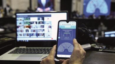 Linhas de código de computador exibidas em uma tela.