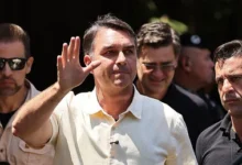 Senador Flávio Bolsonaro em ato político
