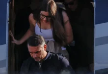 Aeronave com o senador Flávio Bolsonaro e a família pousa no Aeroporto Opa Locka, na Flórida