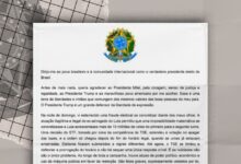 Advogados acionam PF por uso de brasão da República em carta de Flávio