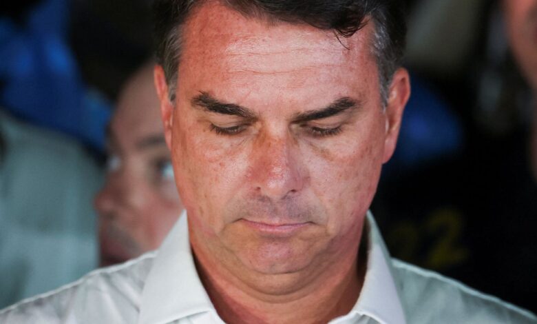 Itamaraty convoca embaixada argentina sobre fuga de Flávio Bolsonaro